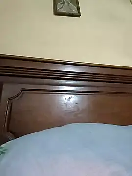 Snapshot of modysalpoy chatting on 12/18/25, 01:44 modysalpoy online show from 12/18/25, 01:44