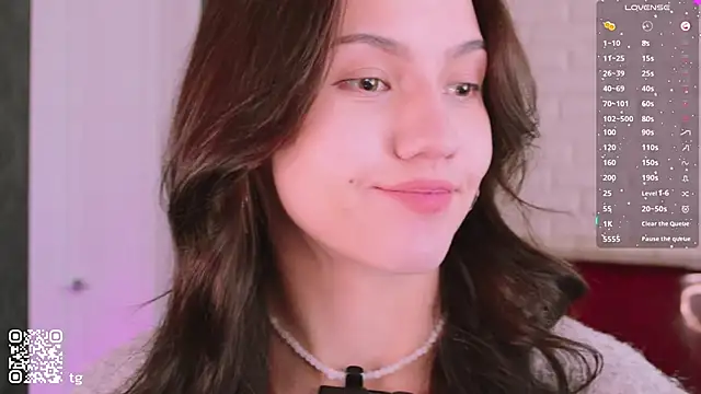 Snapshot of KendalHottt chatting on 10/11/25, 05:30 KendalHottt online show from 10/11/25, 05:30