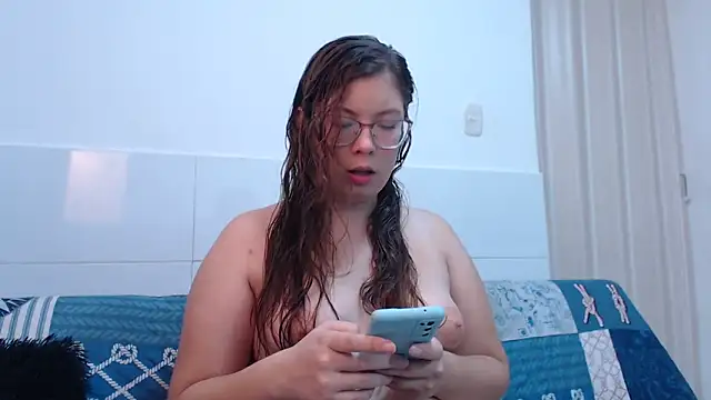 zoewhite2 online show from 09/20/25, 09:31