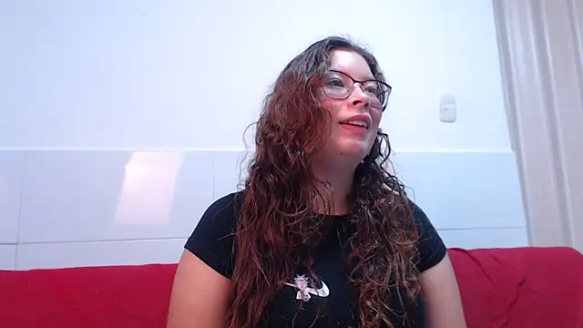 zoewhite2 online show from 10/25/25, 07:14