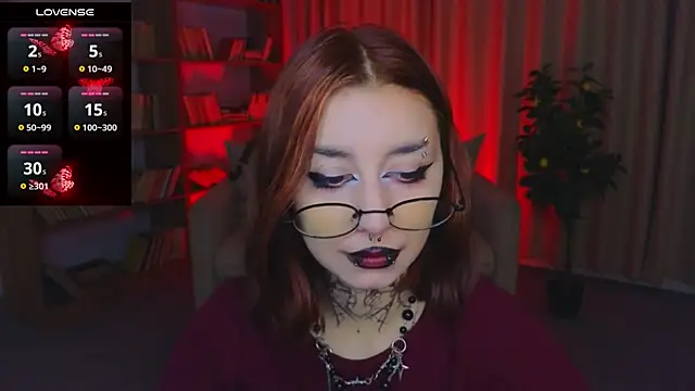 Snapshot of Mistress__Marcelline chatting on 06/27/26, 01:22 Mistress Marcelline online show from 06/27/26, 01:22