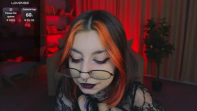 Snapshot of Mistress__Marcelline chatting on 06/23/26, 01:47 Mistress Marcelline online show from 06/23/26, 01:47