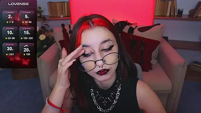 Snapshot of Mistress__Marcelline chatting on 11/07/25, 10:20 Mistress Marcelline online show from 11/07/25, 10:20