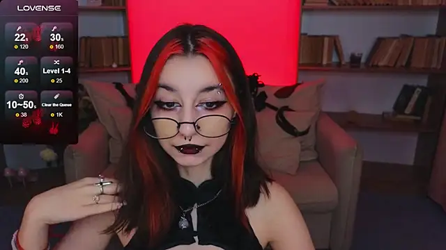 Snapshot of Mistress__Marcelline chatting on 11/26/25, 09:42 Mistress Marcelline online show from 11/26/25, 09:42