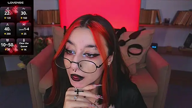 Snapshot of Mistress__Marcelline chatting on 11/30/25, 09:54 Mistress Marcelline online show from 11/30/25, 09:54