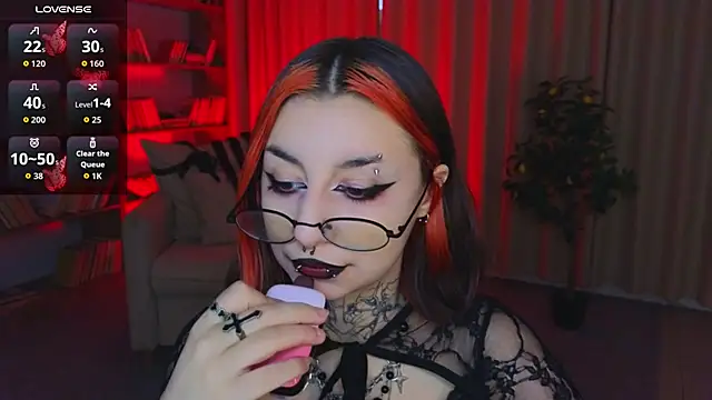 Snapshot of Mistress__Marcelline chatting on 06/12/26, 02:31 Mistress Marcelline online show from 06/12/26, 02:31