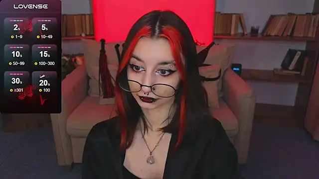 Snapshot of Mistress__Marcelline chatting on 11/27/25, 10:48 Mistress Marcelline online show from 11/27/25, 10:48