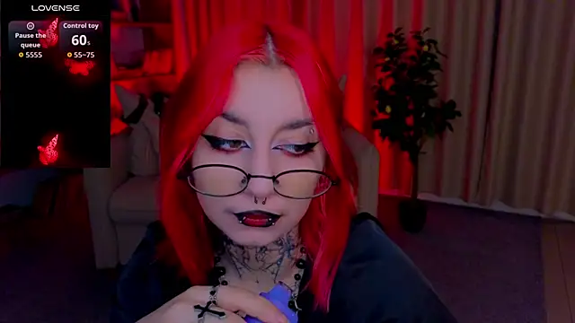 Snapshot of Mistress__Marcelline chatting on 07/11/26, 01:39 Mistress Marcelline online show from 07/11/26, 01:39