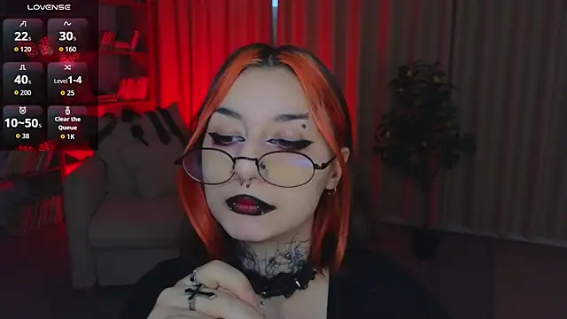 Snapshot of Mistress__Marcelline chatting on 06/10/26, 01:40 Mistress Marcelline online show from 06/10/26, 01:40