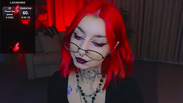 Snapshot of Mistress__Marcelline chatting on 07/05/26, 01:21 Mistress Marcelline online show from 07/05/26, 01:21