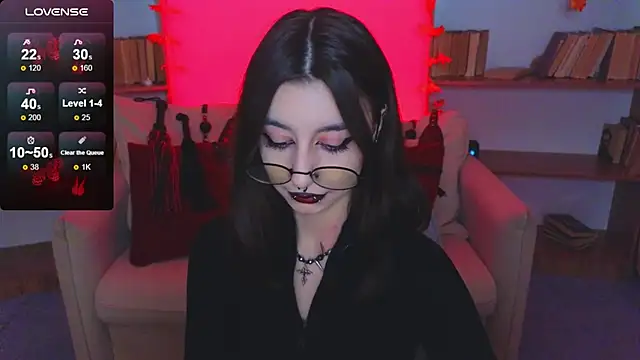 Snapshot of Mistress__Marcelline chatting on 10/15/25, 09:28 Mistress Marcelline online show from 10/15/25, 09:28