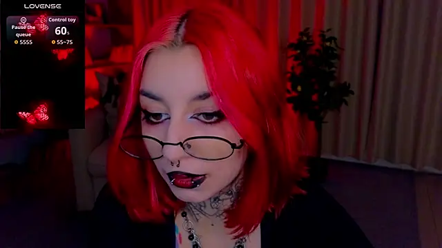 Snapshot of Mistress__Marcelline chatting on 07/14/26, 01:38 Mistress Marcelline online show from 07/14/26, 01:38