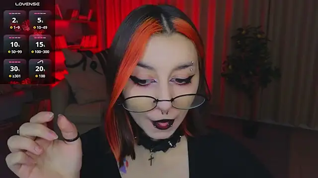 Snapshot of Mistress__Marcelline chatting on 06/11/26, 02:53 Mistress Marcelline online show from 06/11/26, 02:53
