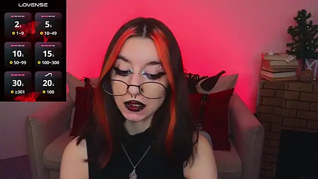 Snapshot of Mistress__Marcelline chatting on 12/17/25, 09:47 Mistress Marcelline online show from 12/17/25, 09:47