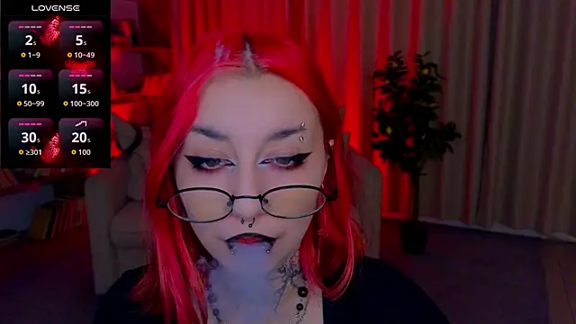 Snapshot of Mistress__Marcelline chatting on 07/10/26, 01:38 Mistress Marcelline online show from 07/10/26, 01:38