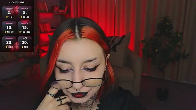 Snapshot of Mistress__Marcelline chatting on 06/04/26, 01:43 Mistress Marcelline online show from 06/04/26, 01:43