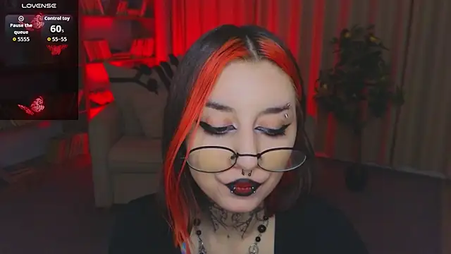 Snapshot of Mistress__Marcelline chatting on 06/05/26, 06:52 Mistress Marcelline online show from 06/05/26, 06:52