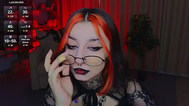 Snapshot of Mistress__Marcelline chatting on 06/07/26, 02:06 Mistress Marcelline online show from 06/07/26, 02:06