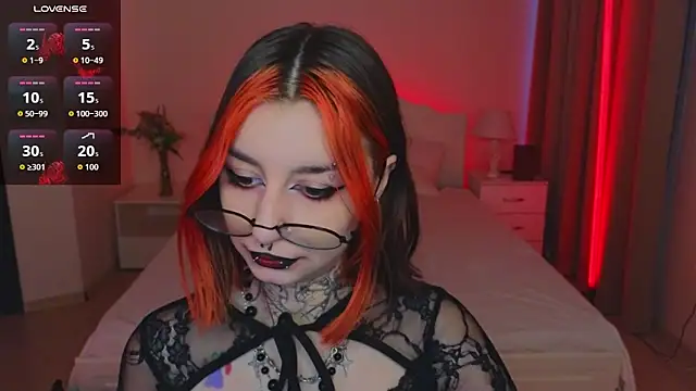 Snapshot of Mistress__Marcelline chatting on 06/09/26, 02:23 Mistress Marcelline online show from 06/09/26, 02:23