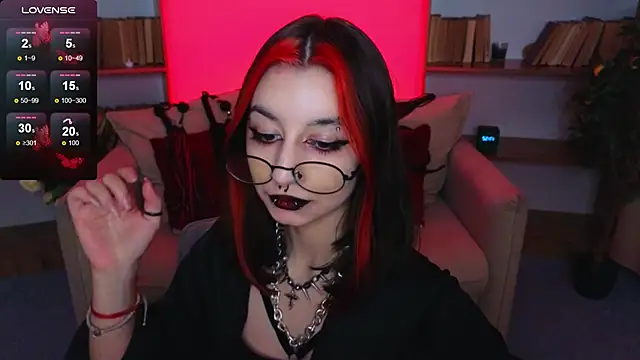 Snapshot of Mistress__Marcelline chatting on 11/14/25, 10:52 Mistress Marcelline online show from 11/14/25, 10:52