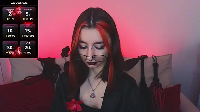 Snapshot of Mistress__Marcelline chatting on 12/14/25, 10:21 Mistress Marcelline online show from 12/14/25, 10:21