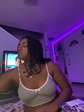 Snapshot of XKimmyGreen chatting on 04/16/26, 04:02 XKimmyGreen online show from 04/16/26, 04:02