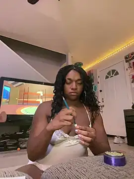 XKimmyGreen online show from 05/03/26, 04:39