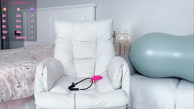 Snapshot of B-Yaya chatting on 10/01/25, 03:49 B-Yaya online show from 10/01/25, 03:49