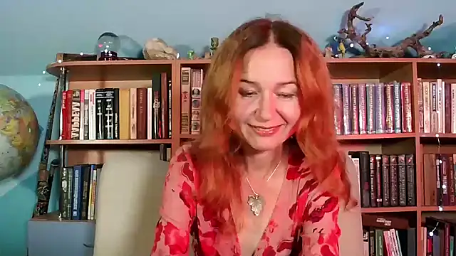 Snapshot of Foxilady357 chatting on 09/25/25, 02:12 Foxilady357 online show from 09/25/25, 02:12