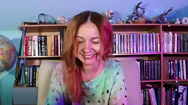 Foxilady357 online show from 10/28/25, 02:49