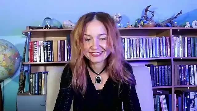 Foxilady357 online show from 10/31/25, 03:19