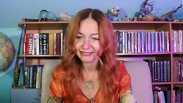 Snapshot of Foxilady357 chatting on 09/28/25, 02:13 Foxilady357 online show from 09/28/25, 02:13