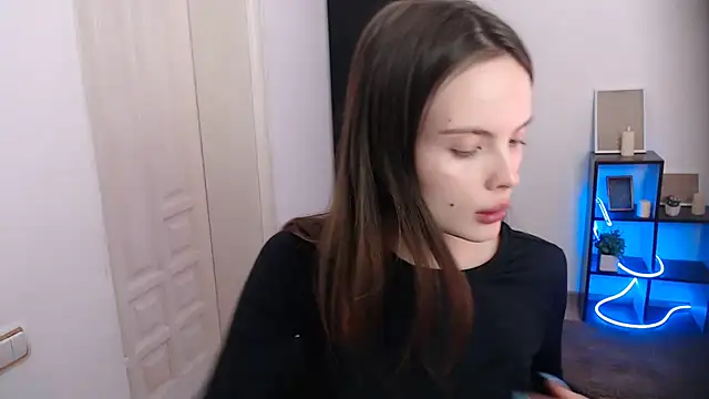 Ariella ari online show from 12/18/25, 08:45