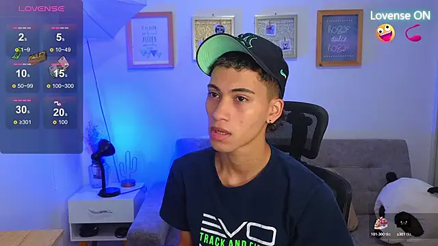 yulian vasquez online show from 11/18/25, 03:26