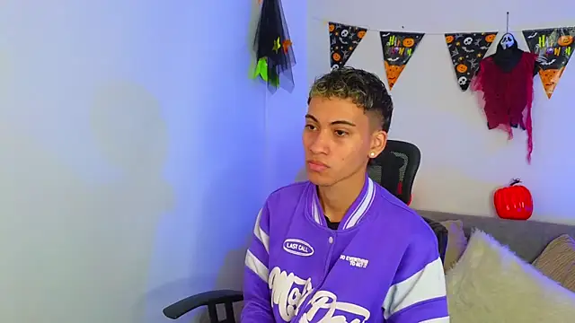 yulian vasquez online show from 10/30/25, 12:25