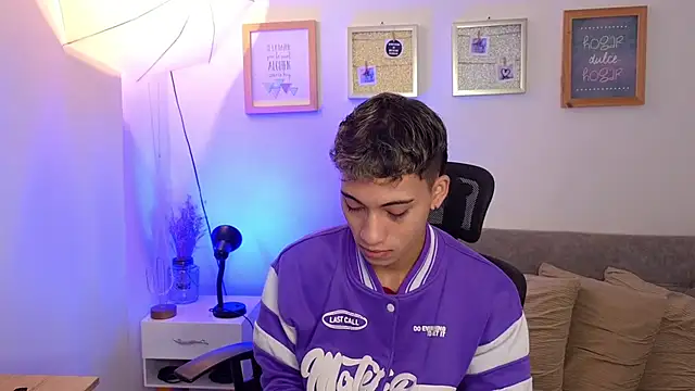 yulian vasquez online show from 11/05/25, 12:19