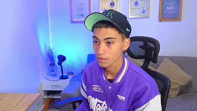 yulian vasquez online show from 12/05/25, 12:26