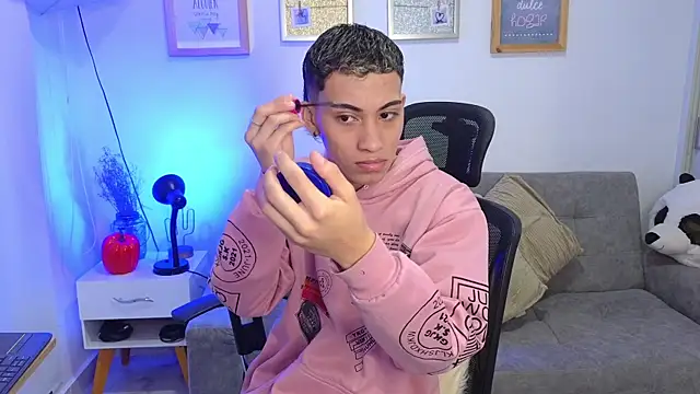 yulian vasquez online show from 11/14/25, 12:20