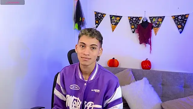 yulian vasquez online show from 10/29/25, 12:26