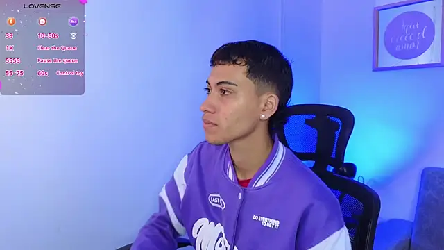 Snapshot of yulian_vasquez chatting on 09/19/25, 12:20 yulian vasquez online show from 09/19/25, 12:20
