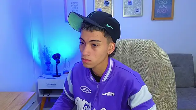 yulian vasquez online show from 12/02/25, 12:29