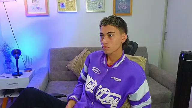 yulian vasquez online show from 11/28/25, 12:27