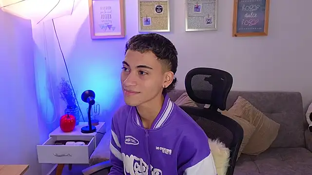 yulian vasquez online show from 11/12/25, 12:31