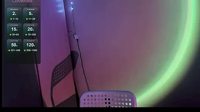 Snapshot of 1RobertTT chatting on 10/10/25, 08:31 1RobertTT online show from 10/10/25, 08:31