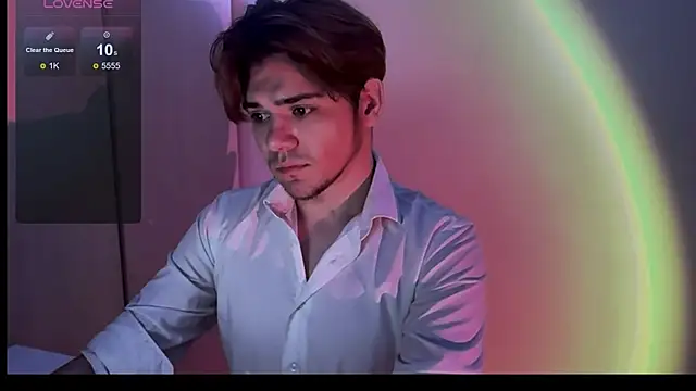 Snapshot of 1RobertTT chatting on 10/06/25, 08:53 1RobertTT online show from 10/06/25, 08:53