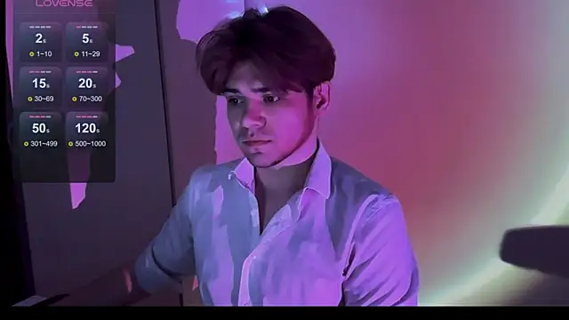 Snapshot of 1RobertTT chatting on 09/09/25, 08:29 1RobertTT online show from 09/09/25, 08:29