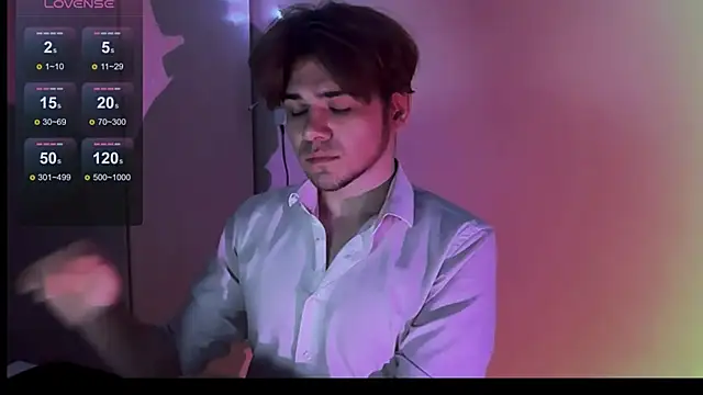 Snapshot of 1RobertTT chatting on 09/13/25, 09:37 1RobertTT online show from 09/13/25, 09:37