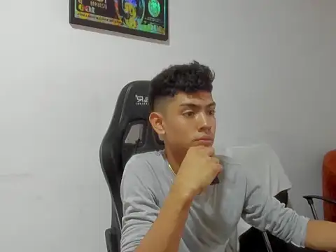 Snapshot of LoganTwink18 chatting on 03/03/26, 02:46 LoganTwink18 online show from 03/03/26, 02:46