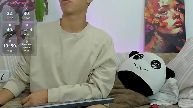 Snapshot of LoganTwink18 chatting on 02/17/26, 02:14 LoganTwink18 online show from 02/17/26, 02:14