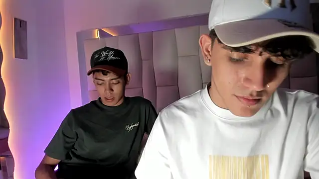 LoganTwink18 online show from 03/27/26, 02:31